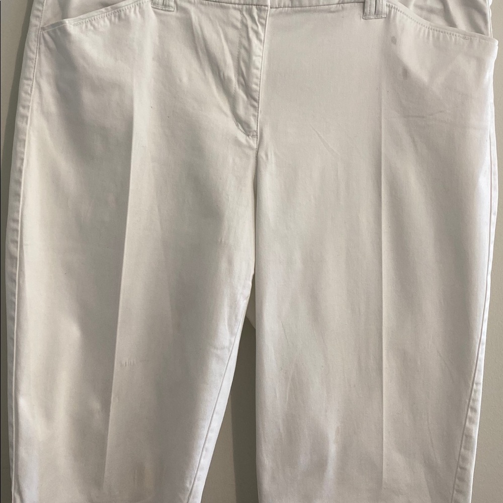 Charter Club White Bermuda shorts